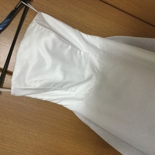 ウェディングドレス 白の画像