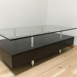 ガラステーブルの画像