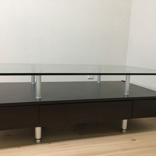 ガラステーブルの画像