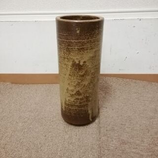円筒形の花器の画像