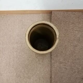 円筒形の花器の画像