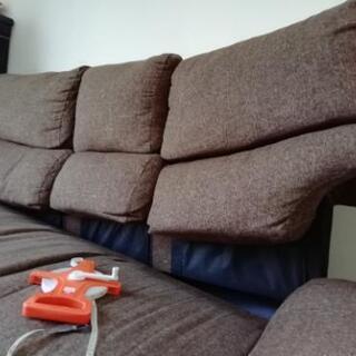 【まだ受付中です‼️値下げ💴⤵️】ソファー　３人掛け　　の画像