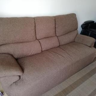 【まだ受付中です‼️値下げ💴⤵️】ソファー　３人掛け　　の画像