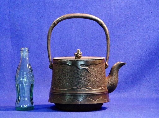 鶴亀薬缶鉄瓶　南部鉄瓶