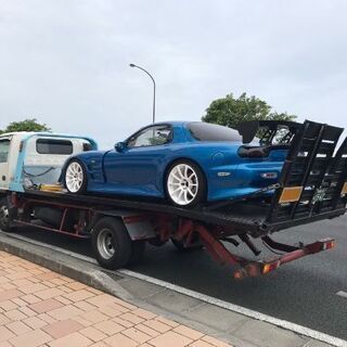 不動車をセーフティローダーで運びます　積載車　車の輸送 − 沖縄県
