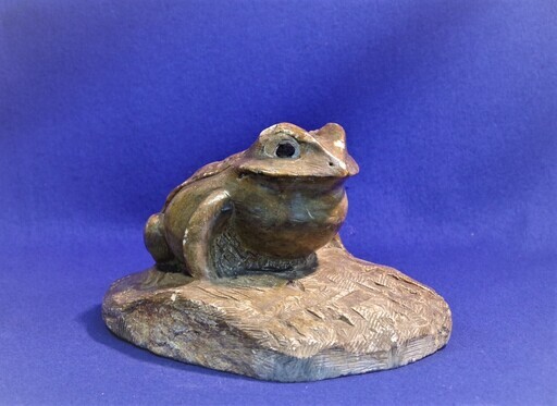 石蛙　作家不明　カエル　彫刻