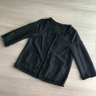 【未使用 タグ付き】黒 フリル ノーカラー  ジャケット 春　夏