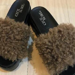 ②💗CECIL McBEE💗セシルマクビー💗新品💗ファーサンダル...