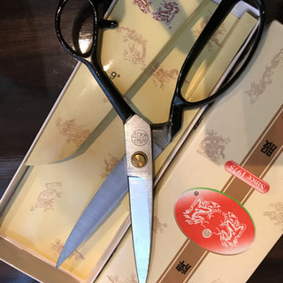 ♪新品♪裁ちバサミの画像