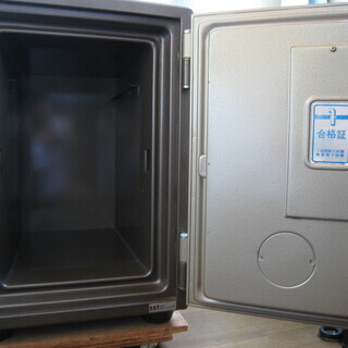 金庫、ダイヤル式、中古、キズ・汚れありの画像