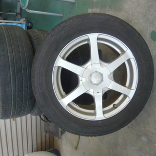 215/60R16夏タイヤ差し上げます。