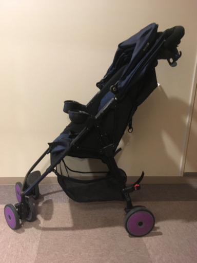 ベビーカー 日本未発売