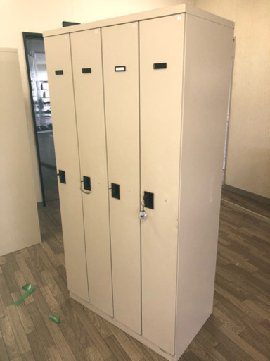 4人用ロッカー❗️引き取り❗️運搬可❗️室内使用❗️美品❗️早い者勝ち❗️期間限定❗️