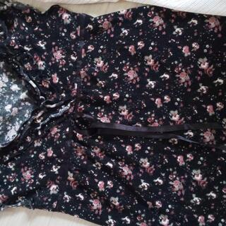 スカート　黒、黄色、タンクトップ、など5点まとめて　値下げしました　の画像