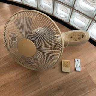 壁掛け扇風機(ホワイト)