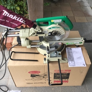 マキタの190mmスライド丸ノコM244