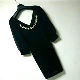 大きなパールがポイント ボディコン ミニドレス Mの画像