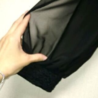 大きなパールがポイント ボディコン ミニドレス Mの画像