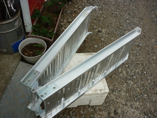 折り畳みラダーレール