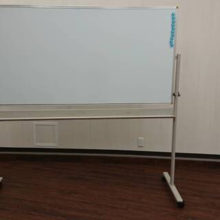 0円　中古 脚付ホワイトボード（片面）