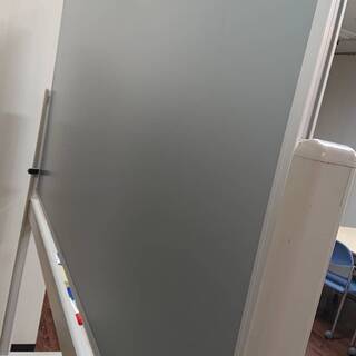 0円　中古 脚付ホワイトボード（片面）の画像