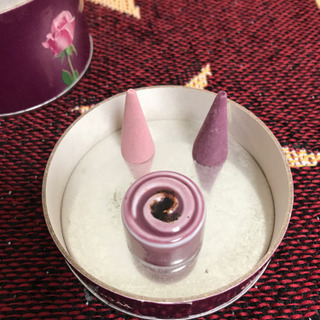 薔薇の香りのお香 ホルダー付きの画像