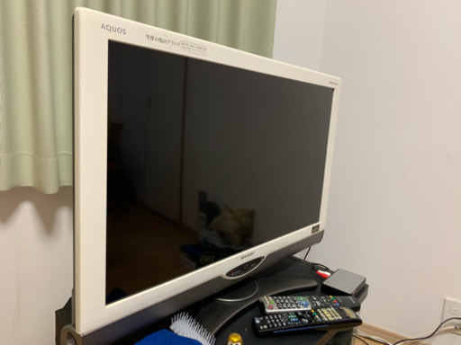 シャープAQUOS32型 2010年型。逗子のマンションに取りに来れる方