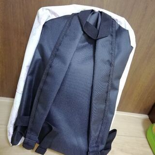 新品　リュックの画像