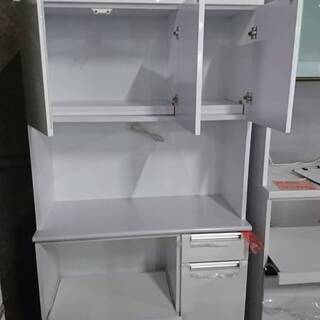 中古の食器を貰ったお客様が結局は弊社に来てアウトレットの食器
