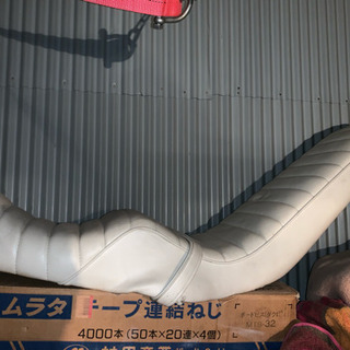 1000円！三段シート ネジの幅でわかる人どうぞ