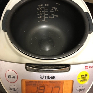 炊飯器の画像