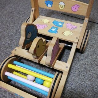 木の手押し車　カタカタ　歩行器の画像