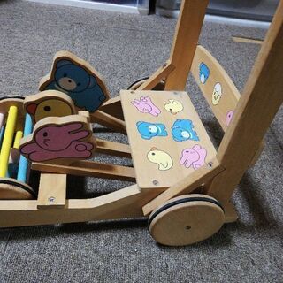 木の手押し車　カタカタ　歩行器の画像