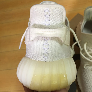 【値下げ受け付けます】YEEZY BOOST 350 V2 おまけ付きの画像
