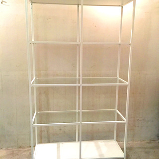 【売約済み🙏】【超美品！】【格安！】IKEA ガラス棚シェルフ ⭐️ オシャレ 北欧 インテリアの画像