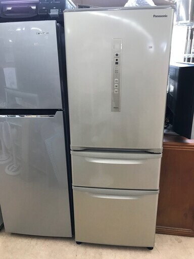 美品！！　２０１７年製！　エコナビ搭載　３２０リッター　３ドア冷蔵庫　６９，９８０円