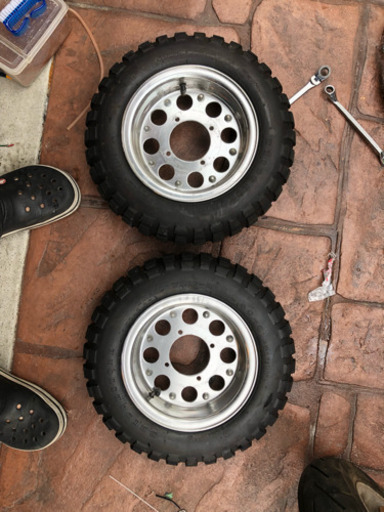 モンキー ８インチアルミ ブロックタイヤ