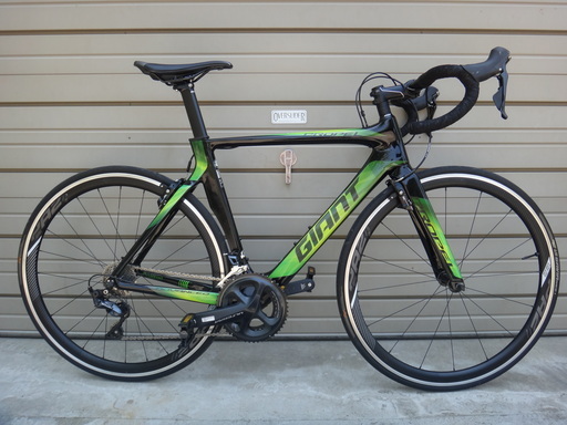 GIANT PROPEL 2018 ADVANCED1 　【最新上位モデルのコンポーネント新型アルテグラR8000系を装着したカーボン・エアロ・ロードバイク】