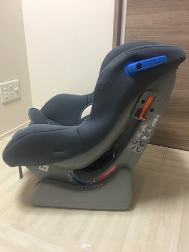 ほぼ新品 リーマン 新生児対応 チャイルドシート ネディS グレー