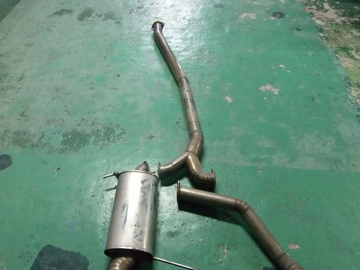 ☆Y34 セドリック ステンレス ワンオフ2本出しマフラーです。マーク２やチェイサーにもどうでしょう。！