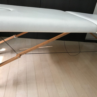 都内中央区   引き取り限定。サロン用ベッド   無料で差し上げます！の画像