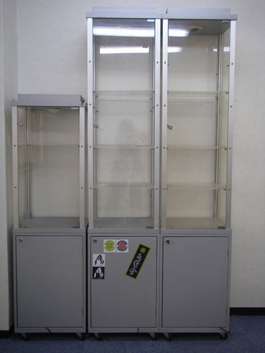 中古　アクリルコレクションケース 　３連