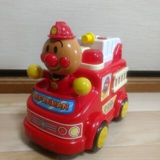 アンパンマン消防車　おもちゃ