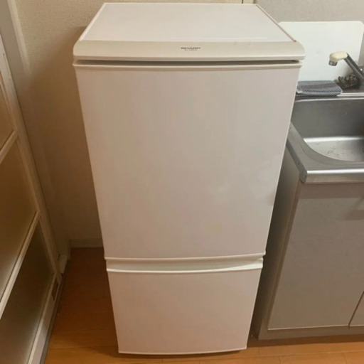 冷凍冷蔵庫 137L 白 ホワイト シャープ SHARP SJ-UW14-W 2011年製