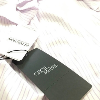 半額値下げ！ 新品未使用  Cecil Mc Bee セシル バックリボン フレアスカートの画像