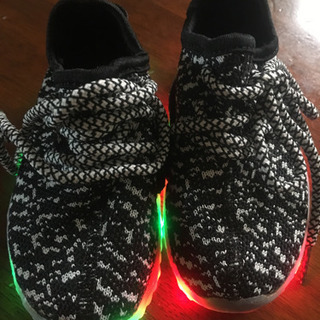 男の子 スニーカー LED 未使用品  18センチ〜の画像