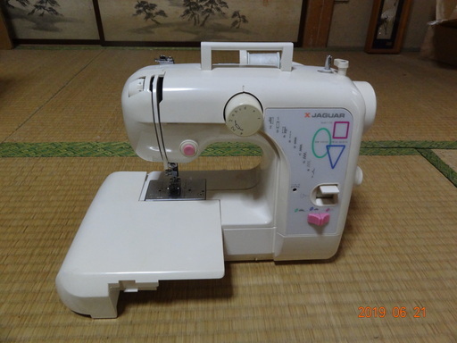 コンパクト・ミシン 売ります 美品  稼働品
