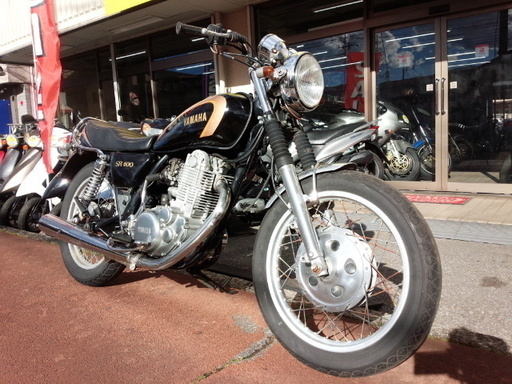 NO.2738　ＳＲ４００　空冷４サイクル単気筒エンジン　ブラック＆ゴールドライン　☆彡