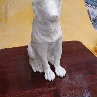 鍋島焼　七代目窯元鍋島大五　ホワイト陶器製犬 鍋島焼大五窯 干支犬 (ベーブス) 館山の生活雑貨の中古あげます