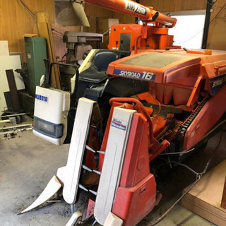 滋賀県 クボタ KUBOTA スカイロード R1-16 コンバイ...